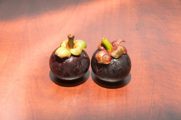 Mangostão Frutas Tropicais Mesa Madeira — Fotografia de Stock