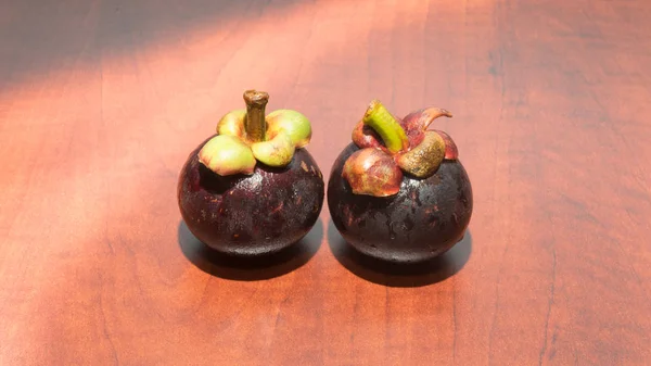 Tropické Plody Mangostana Dřevěném Stole — Stock fotografie
