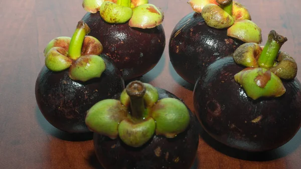 Mangostão Frutas Tropicais Mesa Madeira — Fotografia de Stock