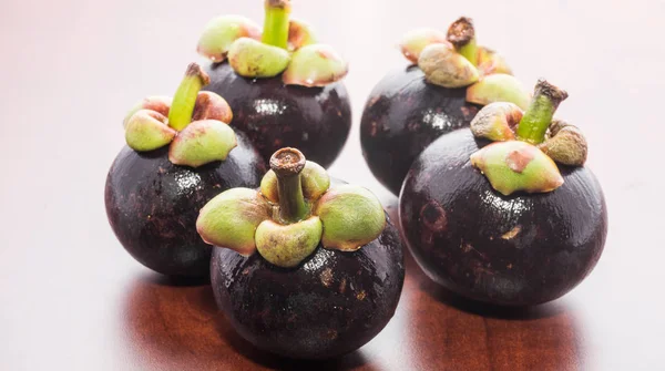 Mangostão Frutas Tropicais Mesa Madeira — Fotografia de Stock