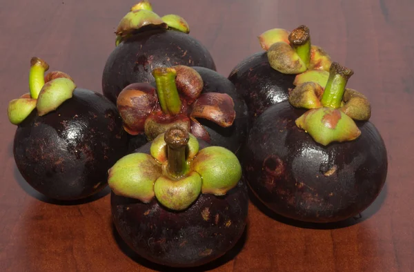 Mangostão Frutas Tropicais Mesa Madeira — Fotografia de Stock