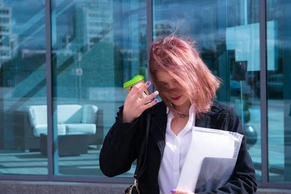 Junge Attraktive Bezaubernde Geschäftsfrau Büroangestellte Trägt Formalen Anzug Eile Geschäftsfrau — Stockfoto