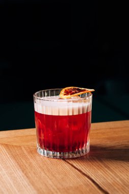 Alkollü kokteyl cam bardakta
