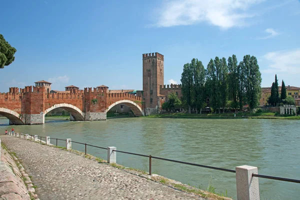 Verona, Castelvecchio'yu, sanat, tarih ve doğa için dünyanın ünlü İtalya daki