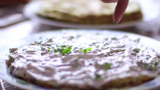 Processen Matlagning Vegetabiliska Tårtan Med Grädde — Stockvideo