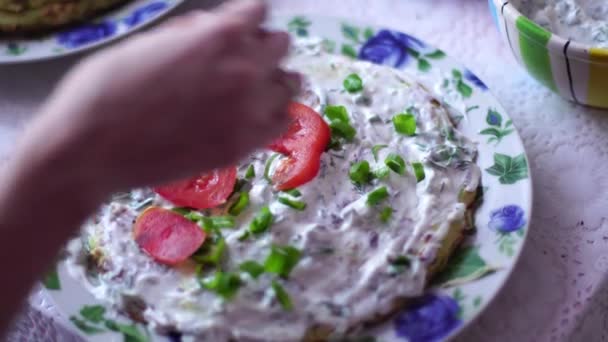 Processo Cozinhar Bolo Legumes Com Creme — Vídeo de Stock