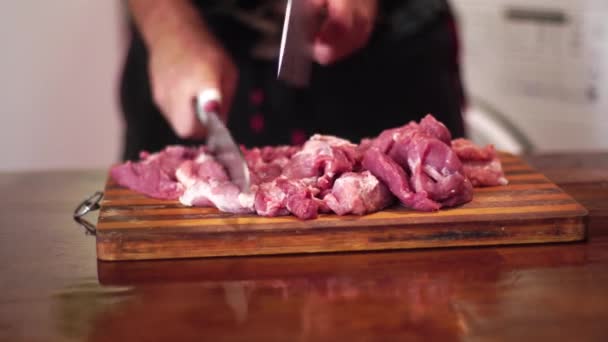 Gros Plan Morceaux Viande Crue Coupés Par Homme — Video