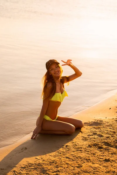 Portrait Beautiful Young Girl Sea Sunset — Stock Photo, Image