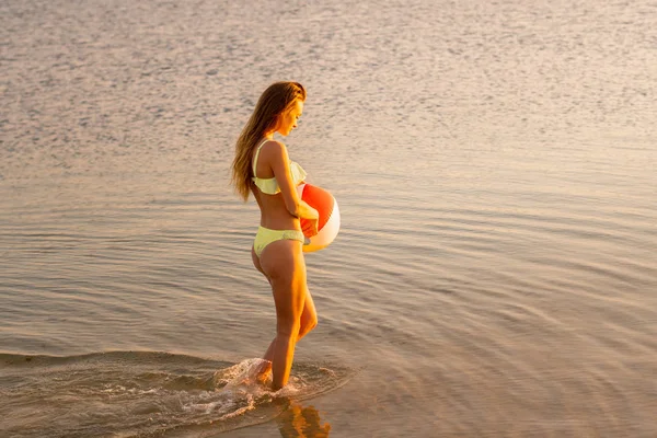 Adorable Slim Lady Swimsuit Beach Ball Sea Warm Sunset — Stock Photo, Image