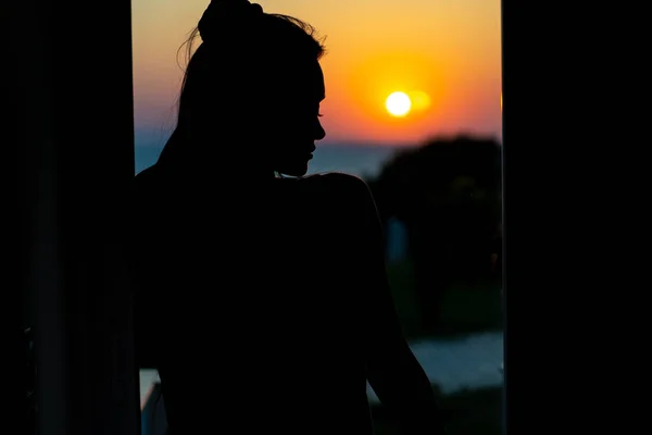 Silhouette Von Seexy Mädchen Schönen Sonnenuntergang — Stockfoto