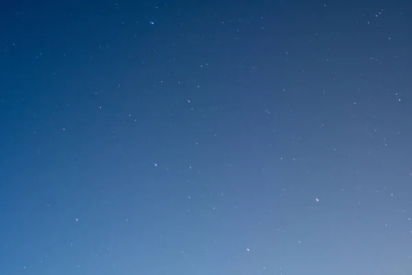 空の星と夜のシーン — ストック写真