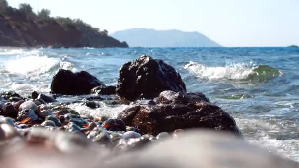 Красота Океанских Волн Скалистых Берегах — стоковое видео