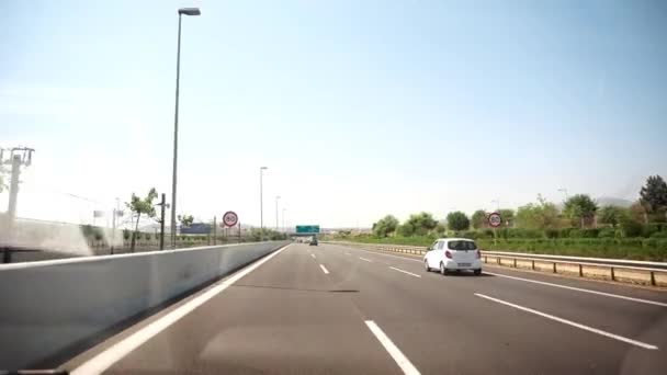 Gün Boyunca Otoban Yol Görünümü Üzerinde Sürüş — Stok video