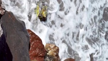 dalgalar deniz ile güzellik kayalık plaj