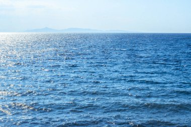 Deniz manzarası mavi su ve dalgalar