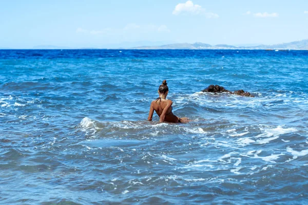 Young Sexy Girl Bikini Rocky Beach — Stock Photo, Image