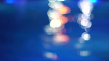 Bokeh arka planını gece havuzu