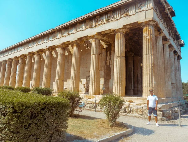 Antik Yunanistan Müzesinde Adam — Stok fotoğraf