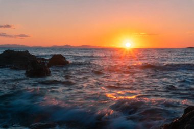 Güzellik yaz günbatımı denizde