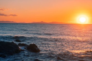 Güzellik yaz günbatımı denizde