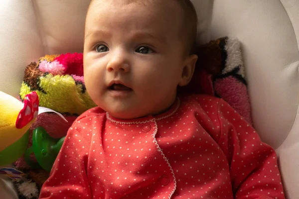 Lycklig liten baby girl Smiles — Stockfoto