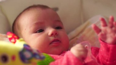 sevimli güzel küçük bebek kız