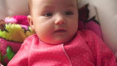 tatlı güzel küçük bebek kız