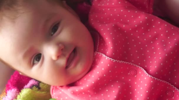 Γλυκούλι Όμορφο Μικρό Μωρό Κορίτσι — Αρχείο Βίντεο