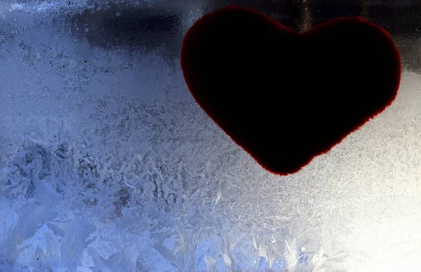 Сердце Против Ледяного Окна Любовь Растопит Сердце — стоковое фото