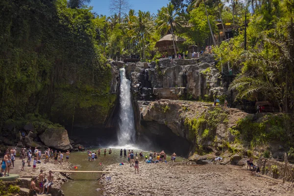 2018 Wodospad Tegenungan Ubud Bali Indonezja — Zdjęcie stockowe