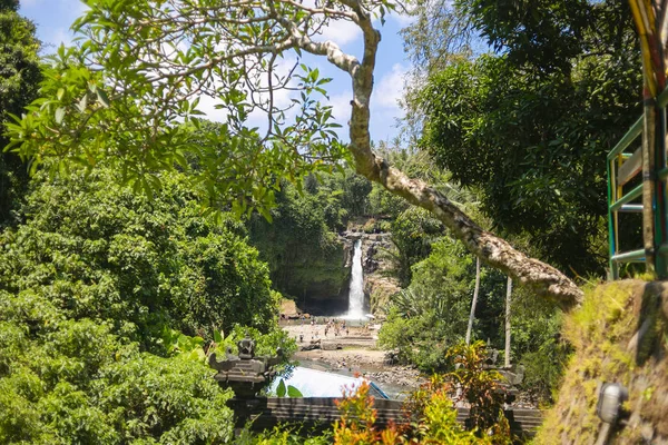 10-10-2018 - Tegenungan şelale, Bali, Endonezya'da Ubud