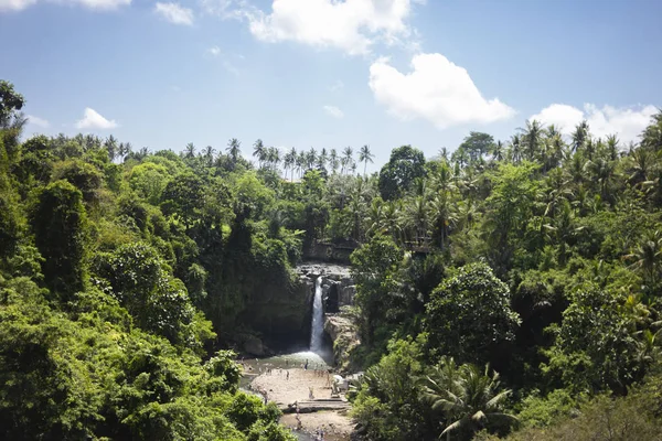 08-10-2018 - Tegenungan şelale, Bali, Endonezya'da Ubud