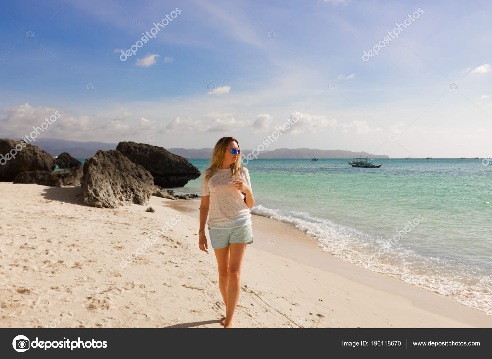 Boracay Philippines Jan 2018 Girl Walking Diniwid Beach Watching