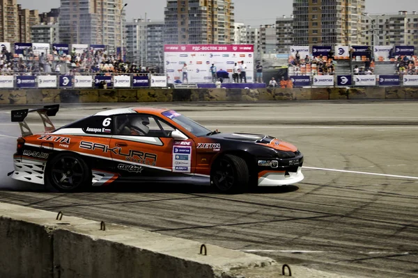 Khabarovsk Rusya 2 Haziran 2018: Rus Drift serisi 2 Rds Vostok 2018 sahne.