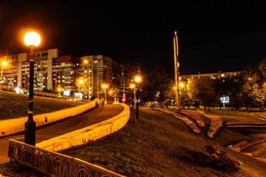 Khabarovsk, Rusya-Ağustos 23, 2018: gece şehir havuzları