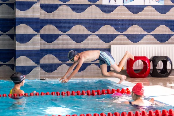 Vacaciones Para Niños Neptuno Día Piscina Gimnasio Global —  Fotos de Stock