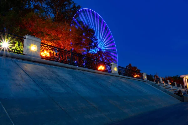 Grande Roue Sur Les Rives Amour Khabarovsk Contre Ciel Nocturne — Photo