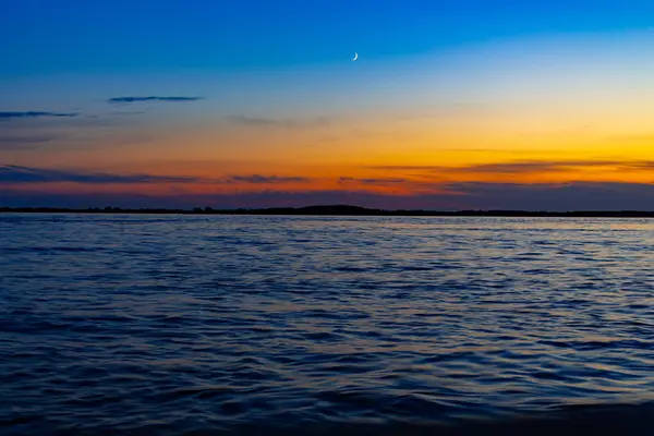 Puesta Sol Terraplén Del Río Amur Jabárovsk Sol Puso Sobre —  Fotos de Stock