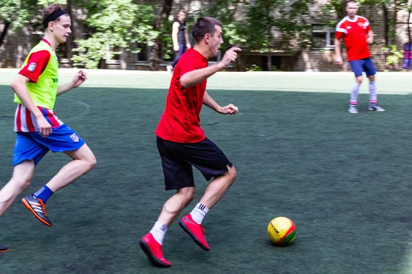 Millet Mini Futbol Yeşil Yapay Çim Üzerinde Oyun — Stok fotoğraf