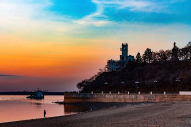 Amur Nehri setin Habarovsk, Rusya'nın on Sunset.