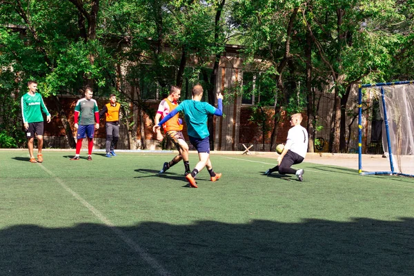 Rusland Khabarovsk Aug 2018 Binnenlandse Spelen Straatvoetbal Jonge Jongens Voetballen — Stockfoto