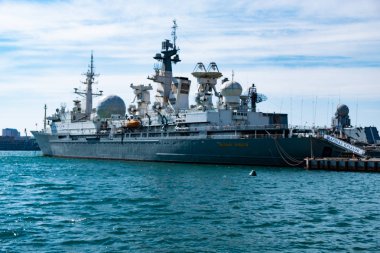 Mart, 2019 - Vladivostok, Primorsky Krai - Mareşal Krilov - ölçme karmaşık gemi Vladivostok bağlantı noktası standları