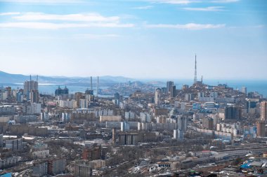 Vladivostok, Rusya-24 Mart, 2019: tepede görünüm buzdolabı