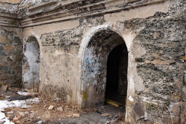 Rusya 'nın Vladivostok kentindeki Tepe Buzdolabında 198 bataryasını güçlendirmek ve teçhizat.