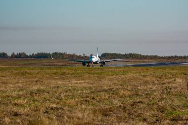 Khabarovsk, Rusya - 29 Eylül 2018: Airbus A319-100 Vp-Buo Aurora havayolu, Khabarovsk havaalanına indi.