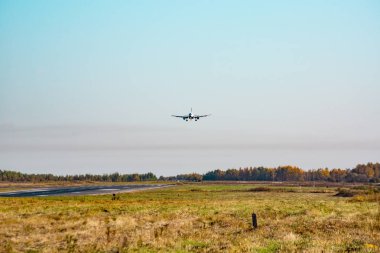 Khabarovsk, Rusya - 29 Eylül 2018: Airbus A319-100 Vp-Buo Aurora havayolu, Khabarovsk havaalanına indi.