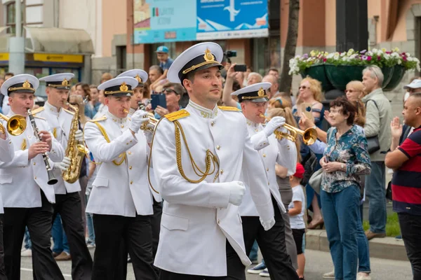 Χαμπάροφσκ, Ρωσία-Ιουν 02, 2019: Διεθνές Φεστιβάλ στρατιωτικών συγκροτημάτων τα κύματα Amur . — Φωτογραφία Αρχείου