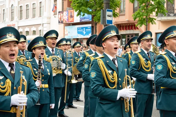 Habarovszk, Oroszország-június 02, 2019: a nemzetközi katonai zenekarok fesztiválja az Amur hullámok . — Stock Fotó