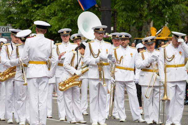 Khabarovsk, Rússia - 02 de junho de 2019: Festival Internacional de Bandas Militares As Ondas de Amur  . — Fotografia de Stock