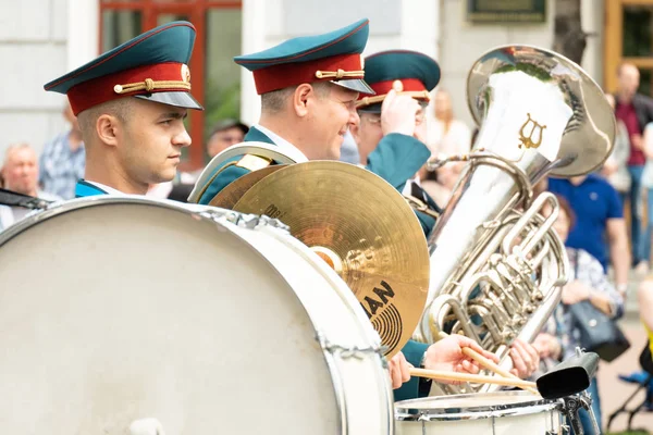 Khabarovsk, Rússia - 02 de junho de 2019: Festival Internacional de Bandas Militares As Ondas de Amur  . — Fotografia de Stock